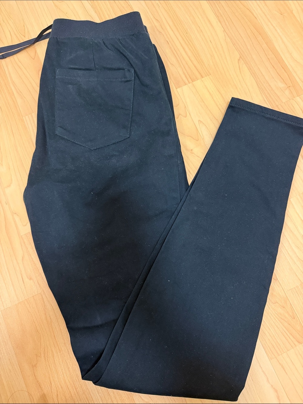 Women’s Black Uniqlo heattech Pants - small